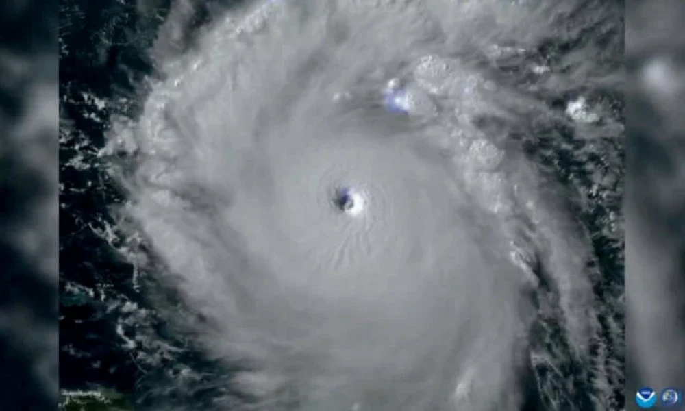 Εννέα νεκρούς και μεγάλες καταστροφές προκάλεσε στη Τζαμάικα ο κυκλώνας Μπέριλ (Βίντεο)